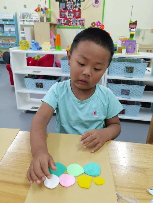 张家湾中心幼儿园 分园小一班 灿烂花儿向阳开,童心向党筑未来