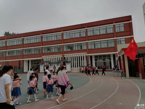 走进小学,快乐启航 清丰县孟德路幼儿园参观小学活动