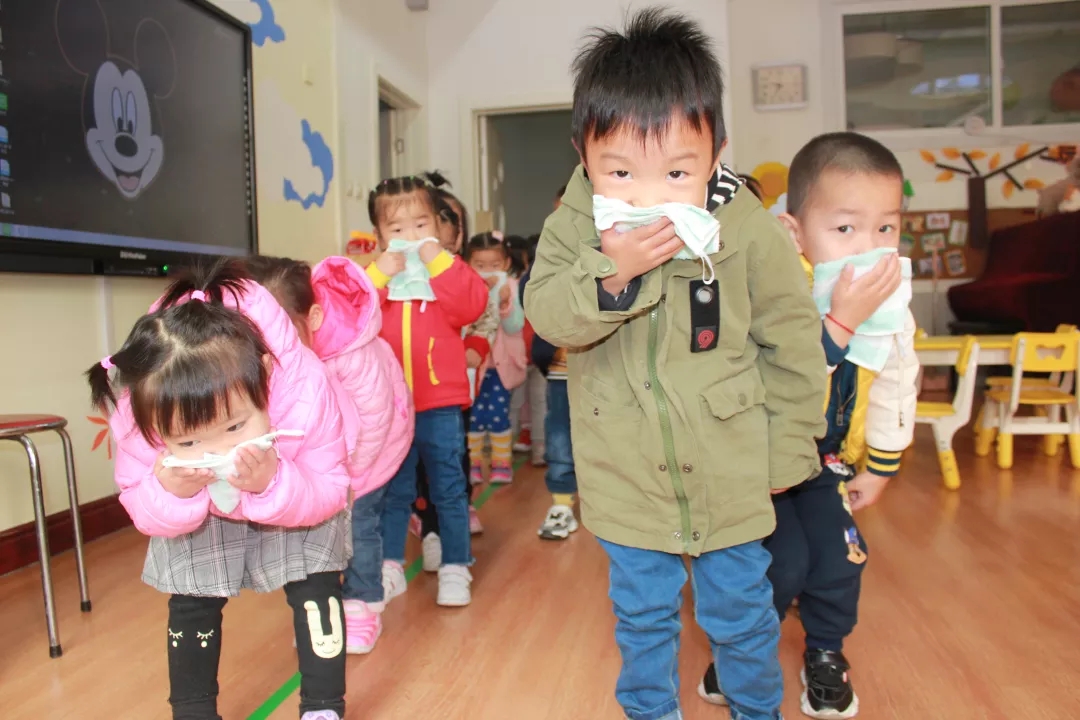 天桥区行知幼儿园开展消防演练活动，筑牢安全防线